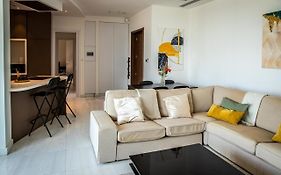 Phaedrus Living: 360 Tower Luxury Flat