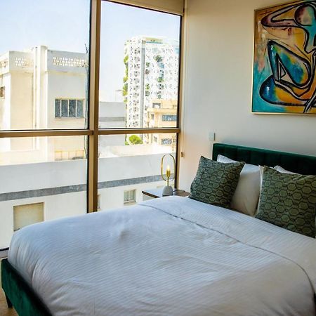 Phaedrus Living: 360 Tower Luxury Flat Apartment Nicosia Exterior photo