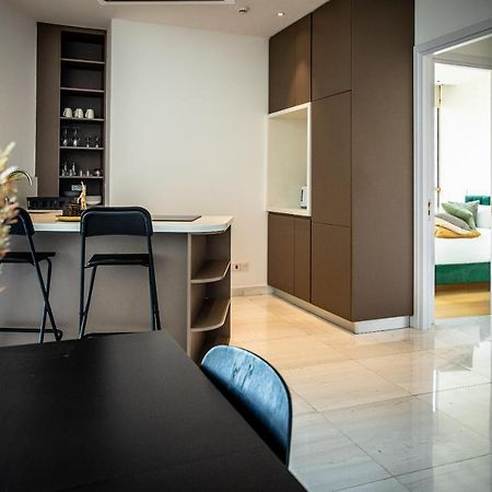 Phaedrus Living: 360 Tower Luxury Flat Apartment Nicosia Exterior photo