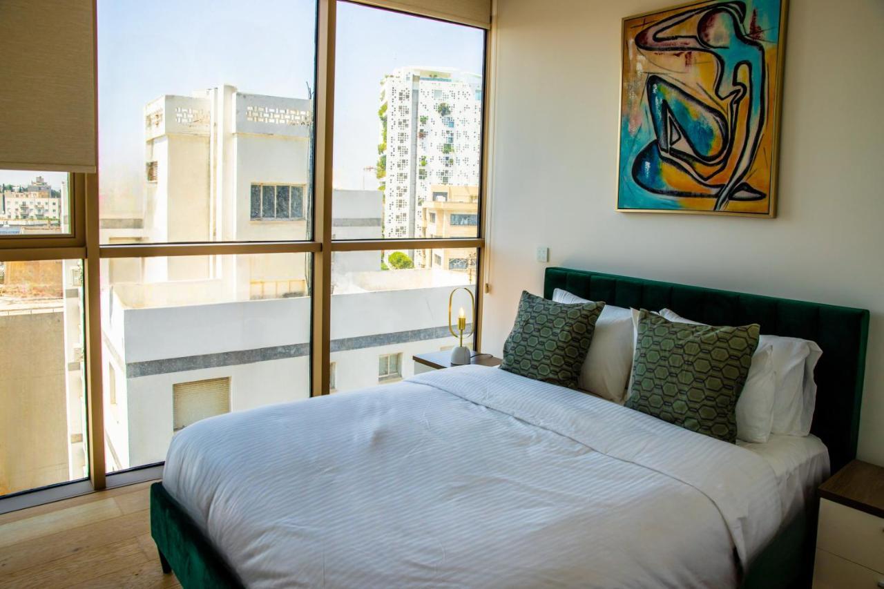 Phaedrus Living: 360 Tower Luxury Flat Apartment Nicosia Exterior photo