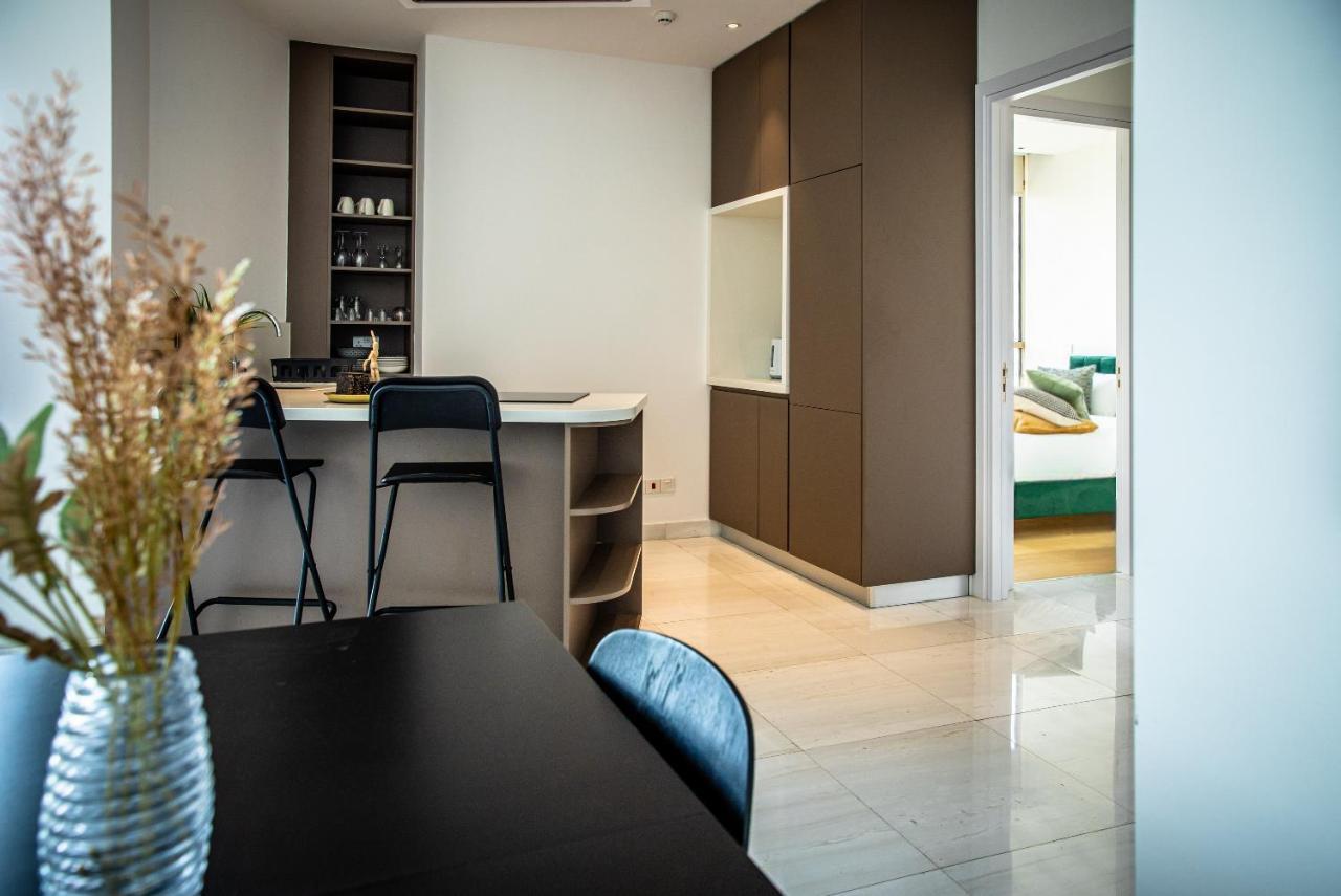 Phaedrus Living: 360 Tower Luxury Flat Apartment Nicosia Exterior photo