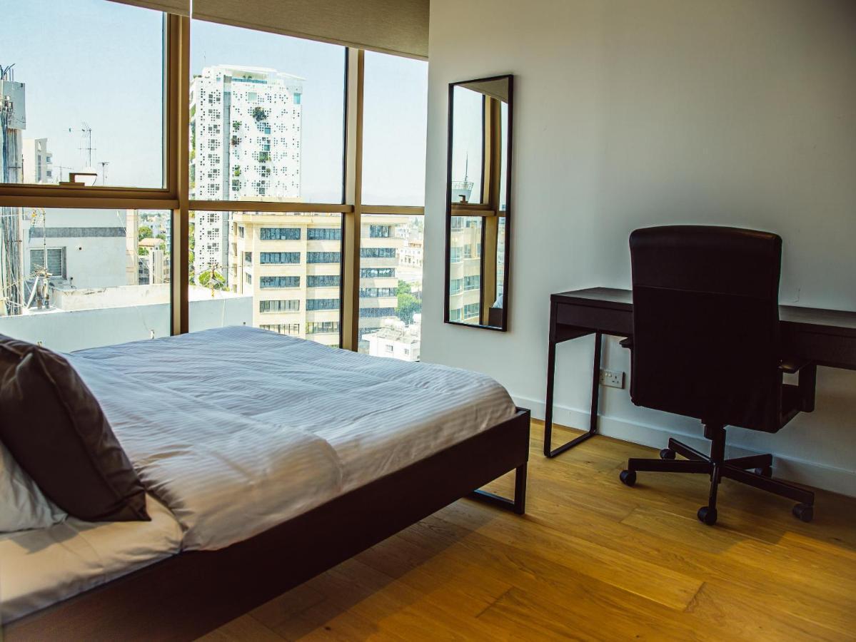 Phaedrus Living: 360 Tower Luxury Flat Apartment Nicosia Exterior photo